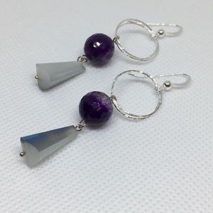 Silver Stylish gray crystal with amethyst earring